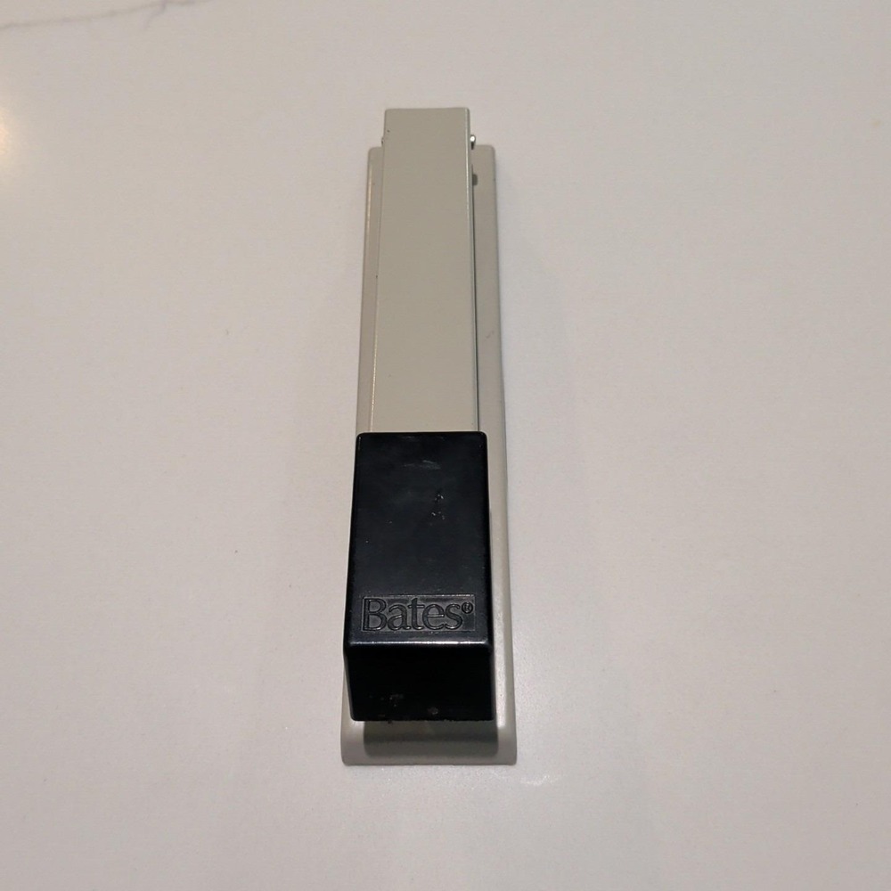 Vintage Bates 420 Stapler Tan & Black Desktop Handheld Staples Inside 24/6